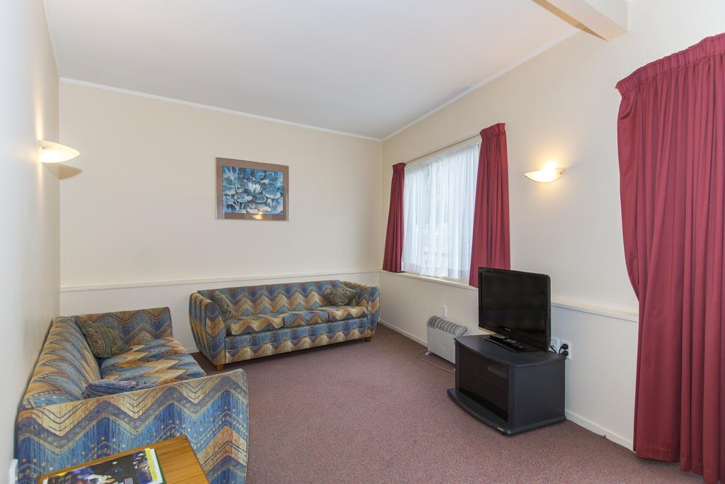 Fernhill Motor Lodge Lower Hutt Extérieur photo