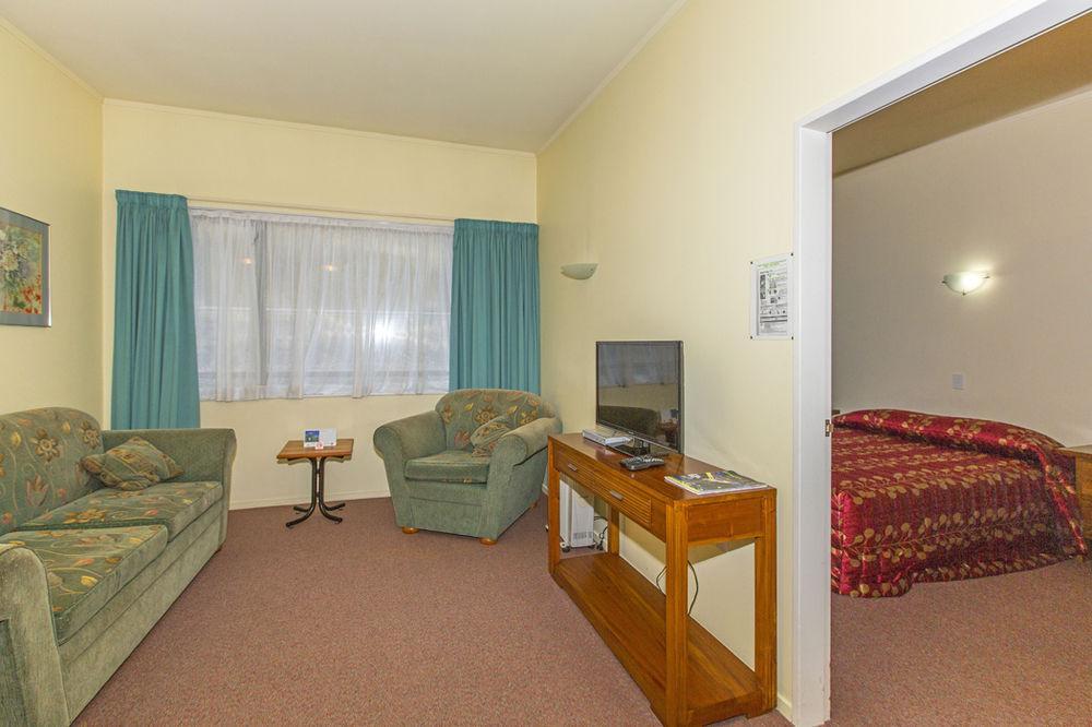 Fernhill Motor Lodge Lower Hutt Extérieur photo